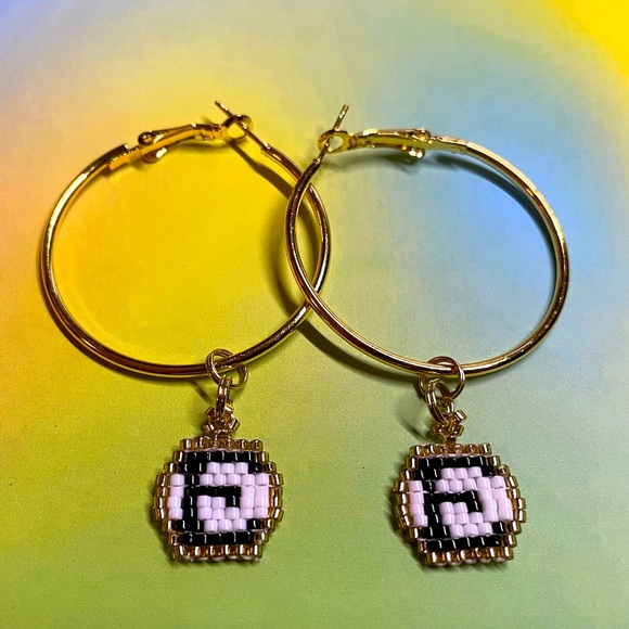 BEADED INITIAL HOOP EARRINGS- "E" - Picture 1 of 3